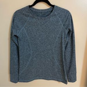 𝅺EDDIE Bauer Train Acsent Pro-Long Sleeve Crew, Thumb Holes, Blue-Grey, Size M